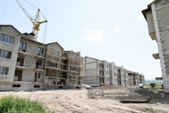 Մենք ամուր կառչած ենք մեր հողից. Արցախում լայնածավալ բնակարանաշինություն է ընթանում