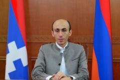 Արցախի իշխանությունները Երեւանի հետ բանակցություններ են վարում ճանաչման շուրջ, բայց առաջընթաց դեռեւս չկա․ Բեգլարյան