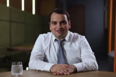 «Ուժեղ Հայաստան» կուսակցության խորհրդի անդամ Նարեկ Կարապետյանը շնորհավորել է Սուրբ Զատկի առթիվ