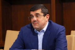 Արայիկ Հարությունյանը հանդիպումներ է ունեցել Նիկոլ Փաշինյանի ու Օնիկ Գասպարյանի հետ. ներկա է եղել Վիտալի Բալասանյանը