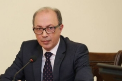 Ինչու Արա Այվազյանը կիսատ թողեց կառավարության նիստը և շտապ հեռացավ. ԱԳՆ-ից պարզաբանում են