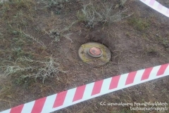 Սիսիանի շենքերից մեկի հարևանությամբ հայտնաբերվել է երկու ական