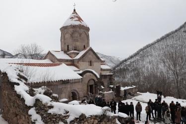 ՏԻՐՈՋՆ ԸՆԴԱՌԱՋ՝ ՀՈՒՅՍՈՎ ԵՎ ՀԱՎԱՏՈՎ