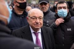 Մինչև Փաշինյանը չգնա, Հայաստանում ոչ մի ընտրություն չի լինելու, կամ ընտրությունը վերածվելու է ընդհարումների երկրի ներսում, ամեն քվեատուփի մոտ կռիվ է լինելու, արյուն է թափվելու․ Վազգեն Մանուկյան