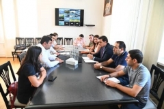 Մարդու իրավունքների պաշտպանն ու ՄԱԿ-ի Բնակչության հիմնադրամի գրասենյակի ղեկավարը հանդիպել են Կապանի ղեկավարի հետ