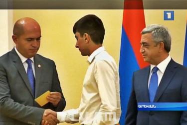 Լուսանկարում երեկ զոհված սպան է՝ Հայկ Ասրյանը, ով ոսկե մեդալով էր ավարտել դպրոցը