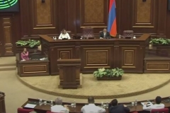 Հայհոյանքը քրեորեն կպատժվի. օրենսդրական փաթեթն ընդունվեց երկրորդ ընթերցմամբ