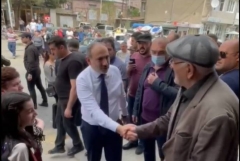 Փաշինյանը Կապանում զրույցներ է ունեցել բնակիչների հետ