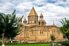 Մայր Աթոռում և Հայոց Եկեղեցու թեմերում ամեն օր աղոթք կմատուցվի խաղաղության ու հայրենյաց պաշտպանների զորակցության համար