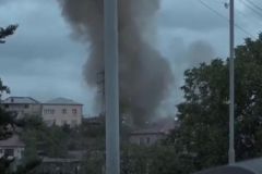 Այս պահին հակառակորդը մեծ ինտենսիվությամբ հրթիռային հարվածներ է հասցնում Ստեփանակերտին