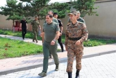 Սուրեն Պապիկյանն այցելել է N բանակային զորամիավորում