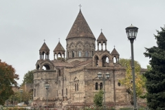 Մայր Աթոռ Սուրբ Էջմիածինը պահանջում է անհապաղ դադարեցնել Տ․ Արշակ արքեպիսկոպոս Խաչատրյանի և ազատազրկված մնացյալ եկեղեցականների ապօրինի հետապնդումները. հայտարարություն