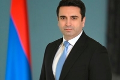 Ալեն Սիմոնյանը դատական հայց է ներկայացրել «Պատիվ ունեմ»-ի պատգամավոր Աննա Մկրտչյանի դեմ