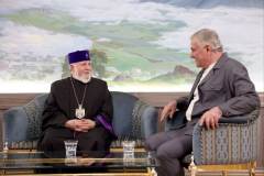 Ամենայն Հայոց Կաթողիկոսն այցելել է Սամվել Կարապետյանին