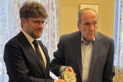 Լևոն Տեր-Պետրոսյանը Ֆրանսիայի դեսպանին ներկայացրել է ՀՀ-ում ներքաղաքական լարվածության մեղմացման հեռանկարների վերաբերյալ իր տեսակետները