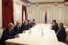 Նախագահ Արայիկ Հարությունյանի գլխավորած պատվիրակությունը հանդիպում է ունեցել ՀՀ ԱԺ նախագահ Ալեն Սիմոնյանի հետ
