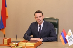 Կապանի լեռնահարստացման կոմբինատի գլխավոր տնօրեն Դավիթ Դանիելյանի շնորհավորական ուղերձը Հանքագործի և մետալուրգի օրվա առթիվ