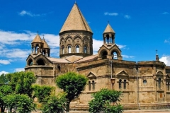 Պատկան կառույցներին հորդորում ենք անհապաղ ազատ արձակել պրոֆեսոր Արմեն Չարչյանին. Մայր Աթոռ