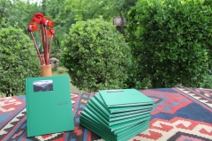 «ՄԹՆԱՁՈՐԻ» ՀԵՏՔԵՐՈՎ. ՆՈՐ ԳԻՐՔ ԱԿՍԵԼ ԲԱԿՈՒՆՑՒ ՍՏԵՂԾԱԳՈՐԾԱԿԱՆ ԱՇԽԱՐՀԻ ՄԱՍԻՆ