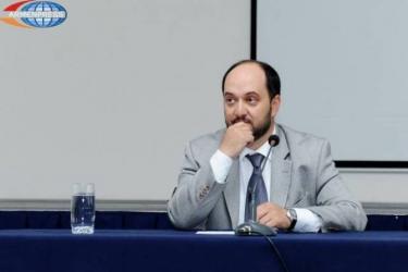 ԿԳ նախարարի պաշտոնակատարը մանրամասնել է, թե ինչպես են սկսելու խոսել դպրոցական դասագրքերը