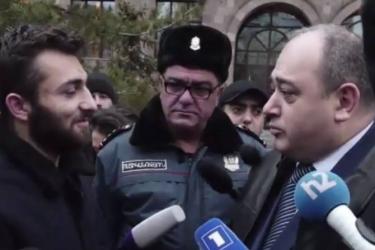 Ցուցարարները խոստանում են չխոչընդոտել Մանվել Գրիգորյանի պաշտպանի գործունեությունը