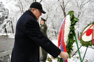 Սումգայիթյան հանցագործությունը վաղեմության ժամկետ չունի. Արմեն Սարգսյանը հարգանքի տուրք է մատուցել Սումգայիթի ողբերգության զոհերի հիշատակին