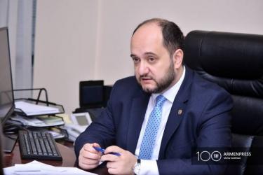 Դպրոցաշինություն, ուսուցիչների աշխատավարձերի բարձրացում, ԲՈւՀ-երի միավորման հնարավորություն. Արայիկ Հարությունյանի հարցազրույցը