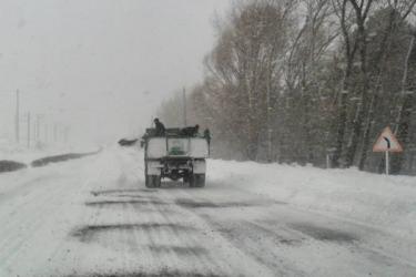 Գորիսի ավտոճանապարհներին մառախուղ է, Ճամբարակում ձյուն է տեղում