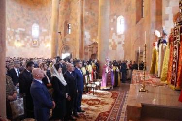 Արցախի Նախագահի և Ամենայն Հայոց Կաթողիկոսի ներկայությամբ օծվել է Ստեփանակերտի Աստվածամոր Սուրբ Հովանի Մայր տաճարը