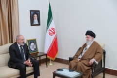 Փաշինյանը հանդիպել է Իրանի գերագույն հոգևոր առաջնորդի հետ