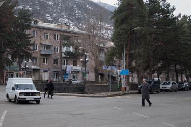 Ողբերգական դեպք Կապանում. որդին ավտոտնակում գտել է կախված հորը 