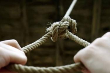 Գյումրիում տանը հայտնաբերվել է ենթասպայի կախված դին