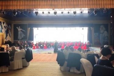 Ի պատիվ հայկական պատվիրակության ղրղզ արտիստը կատարել է հայերեն երգ