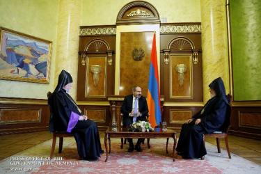 Վարչապետ Նիկոլ Փաշինյանը հյուրընկալել է Ամենայն Հայոց Գարեգին Բ և Մեծի Տանն Կիլիկիո Արամ Ա կաթողիկոսներին