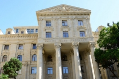 Ադրբեջանի ԱԳՆ-ն հայտարարել է, որ եղանակային պայմանների բարելավմանը զուգահեռ «ադրբեջանական սահմանապահ զորքերը տեղակայվում են իրենց դիրքերում»