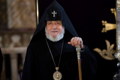 Ձեր ջանքերով է նաև, որ պիտի հաղթահարվեն  առկա նեղությունները և զորանա հույսը ապագայի հանդեպ. Ամենայն Հայոց կաթողիկոսի շնորհավորական ուղերձը Մարտի 8-ի առիթով