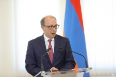 ԱԳ նախարարի պաշտոնակատար Արա Այվազյանի հանդիպումը ԱԳՆ անձնակազմի հետ