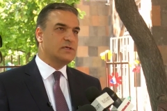 Արման Թաթոյանը որդու ուղեկցությամբ կատարեց իր ընտրությունը՝ հանուն Հայաստանի