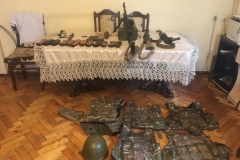 Որոտանի գյուղապետի բնակարանից հայտնաբերվել է զենք-զինամթերք (լուսանկարներ)