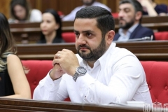 Մովսես Խոտանանցու շիրմի ճակատագիրը քննարկվել է Երևանի քաղաքապետի հետ