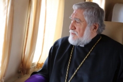 Արամ Ա կաթողիկոսը Փաշինյանին կոչ է անում հրաժարական տալ