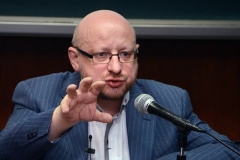 Ոչ մեկը հարց չի բարձրացրել, թե, գրողը տանի, ինչո՞ւ չի պաշտպանվում ՀՀ սահմանը, որտե՞ղ են սահմանապահները, ցանկանում են, որպեսզի նրանց փոխարեն դա ՀԱՊԿ-ն անի՞.․․․ Այդ դեպքում Ձեզ բանակն ընդհանրապես ինչի՞ է պետք․ Կոլերով