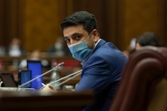 Զրպարտության համար` մինչև 10 միլիոն դրամի փոխհատուցում. ԱԺ-ն քննարկում է Ալեն Սիմոնյանի նախագիծը