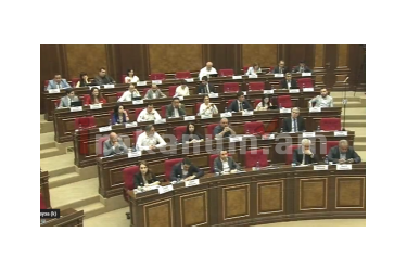 ԱԺ-ն ընդունեց ՈԶ ծառայողների աշխատանքային ստաժը կրկնակի հաշվելու օրինագիծը