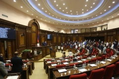 Նիկոլ Փաշինյանը ժամանել է ԱԺ, որտեղ հրատապ նիստ է հրավիրվել