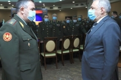 Ընդդիմությունը Վաղարշակ Հարությունյանին և Արտակ Դավթյանին պահանջում է ներկայանալ ԱԺ