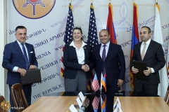 Նարեկ Մկրտչյանի և Էրին ՄըՔիի գլխավորությամբ կնքվել է հուշագիր՝ ԼՂ-ից տեղահանվածների բնակարանային ապահովման ծրագրի արդյունավետ կիրարկման նպատակով