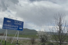 Ներկայի ու անցյալի միջև. Տեղ գյուղում ապրող արցախցի կինը հայացքով հաճախ է տուն «հասնում»