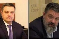 Վաղվա դատական նիստում հայցվորը պիտի ապացուցի, որ Պարույր Սեւակը «Ղողանջ միջակության»-ը  գրելիս գուշակել է, որ իր մահվանից հետո լույս աշխարհ է գալու Մհեր Պոլոսկովը