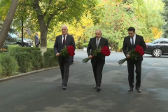 Հայաստանի բարձրագույն ղեկավարությունը հարգանքի տուրք է մատուցել Հոկտեմբերի 27-ի ահաբեկչության զոհերի հիշատակին